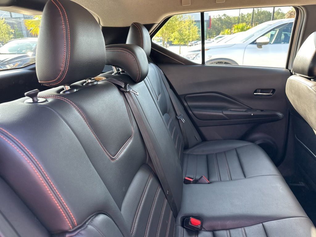 2020 Aspen White/Super Black Nissan Kicks SR FWD SUV