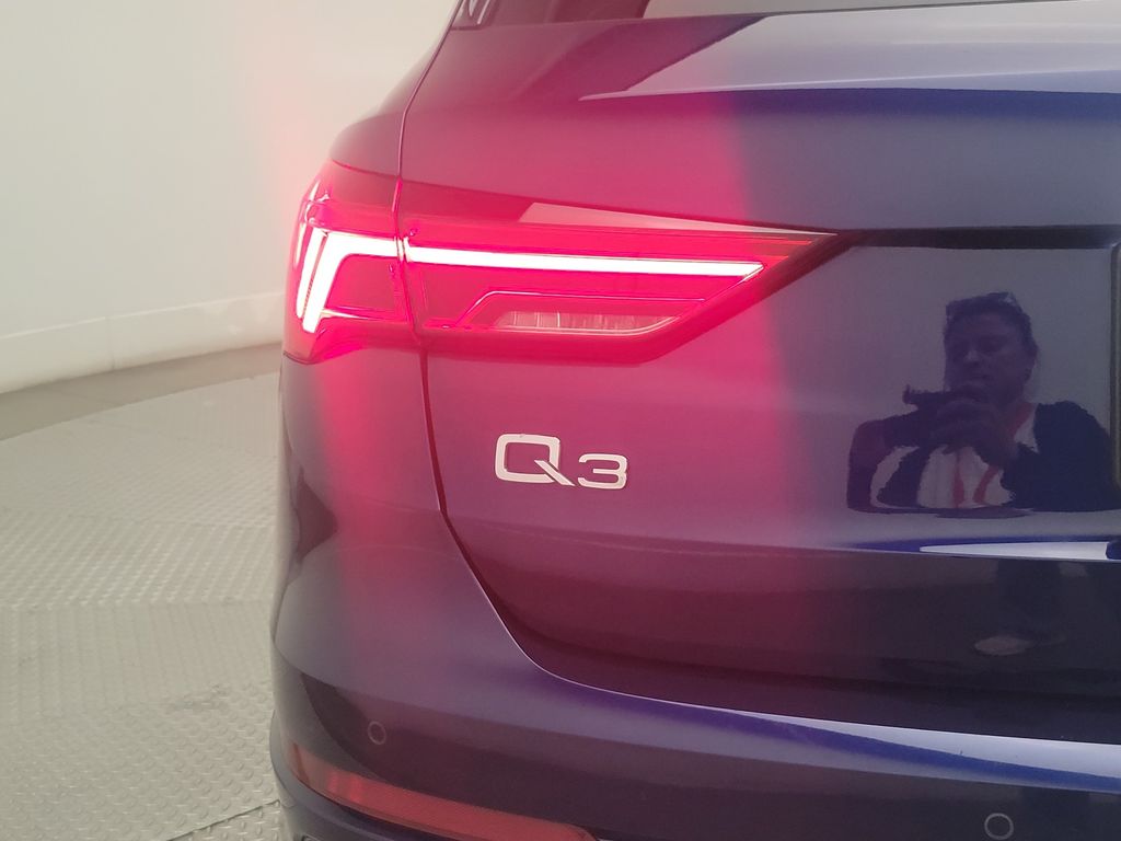 Thumbnail: 2022 Audi Q3 - 9
