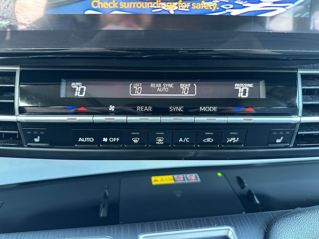 2025 Toyota Sienna XLE