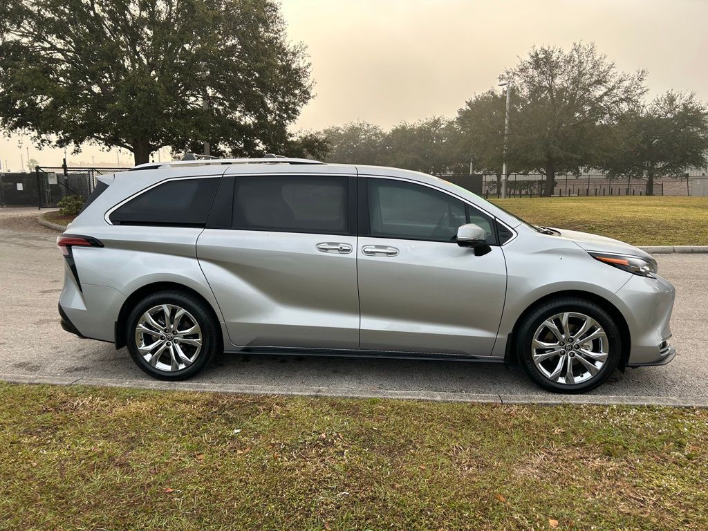 Thumbnail: 2024 Toyota Sienna - 6