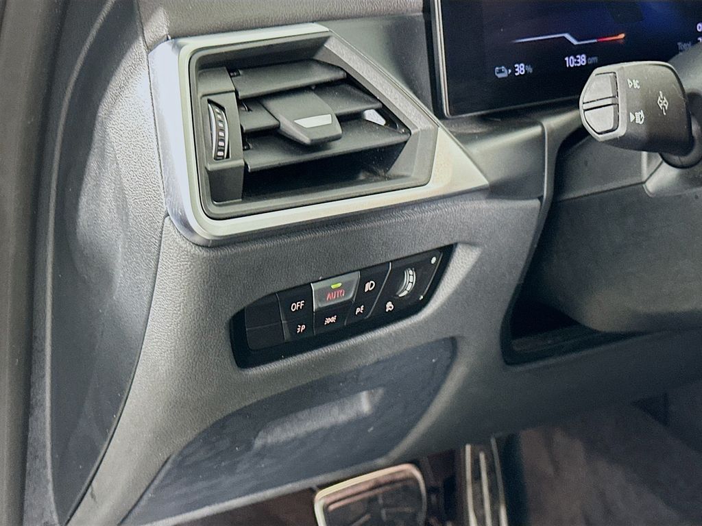 Thumbnail: 2022 BMW i4 - 10