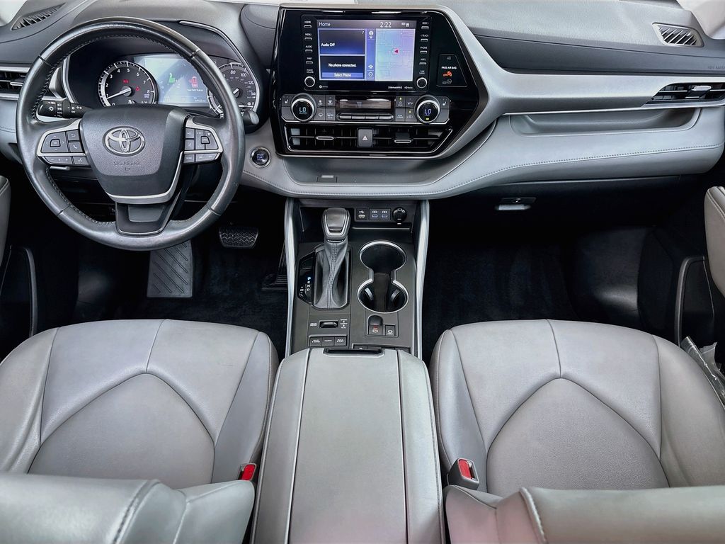 Thumbnail: 2022 Toyota Highlander - 13