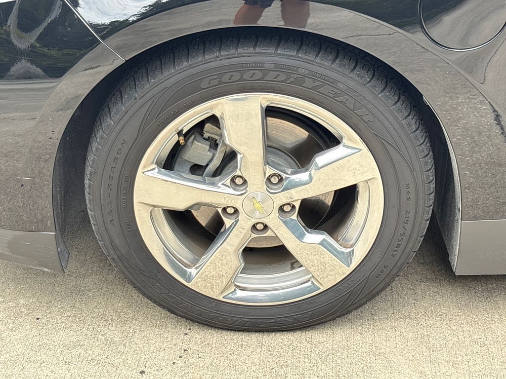 Used 2014 Black Chevrolet Base image 11