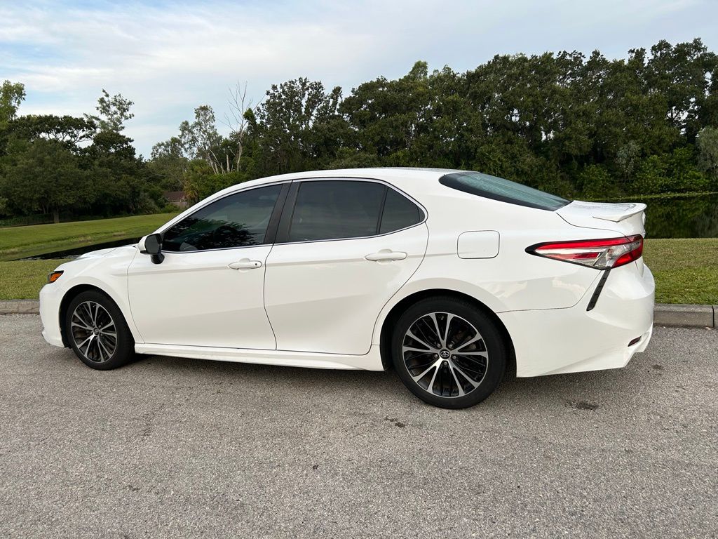 Thumbnail: 2018 Toyota Camry - 3