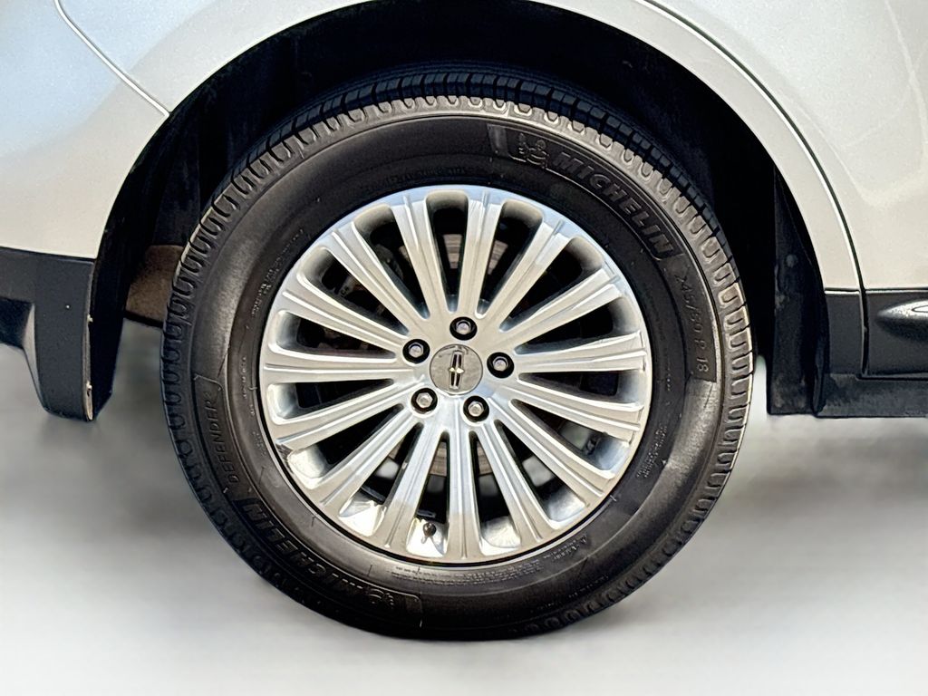 Thumbnail: 2013 Lincoln MKX - 31