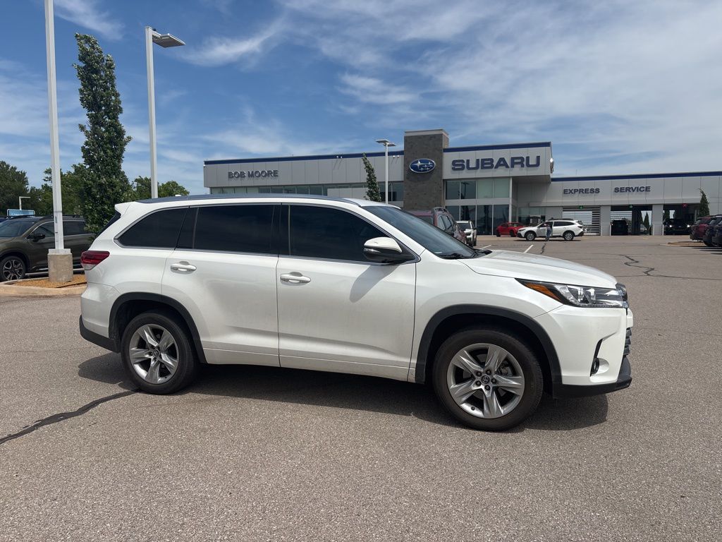 White (Blizzard Pearl) 2019 Toyota Highlander Limited FWD SUV / Crossover Front-Wheel Drive 8-Speed Automatic