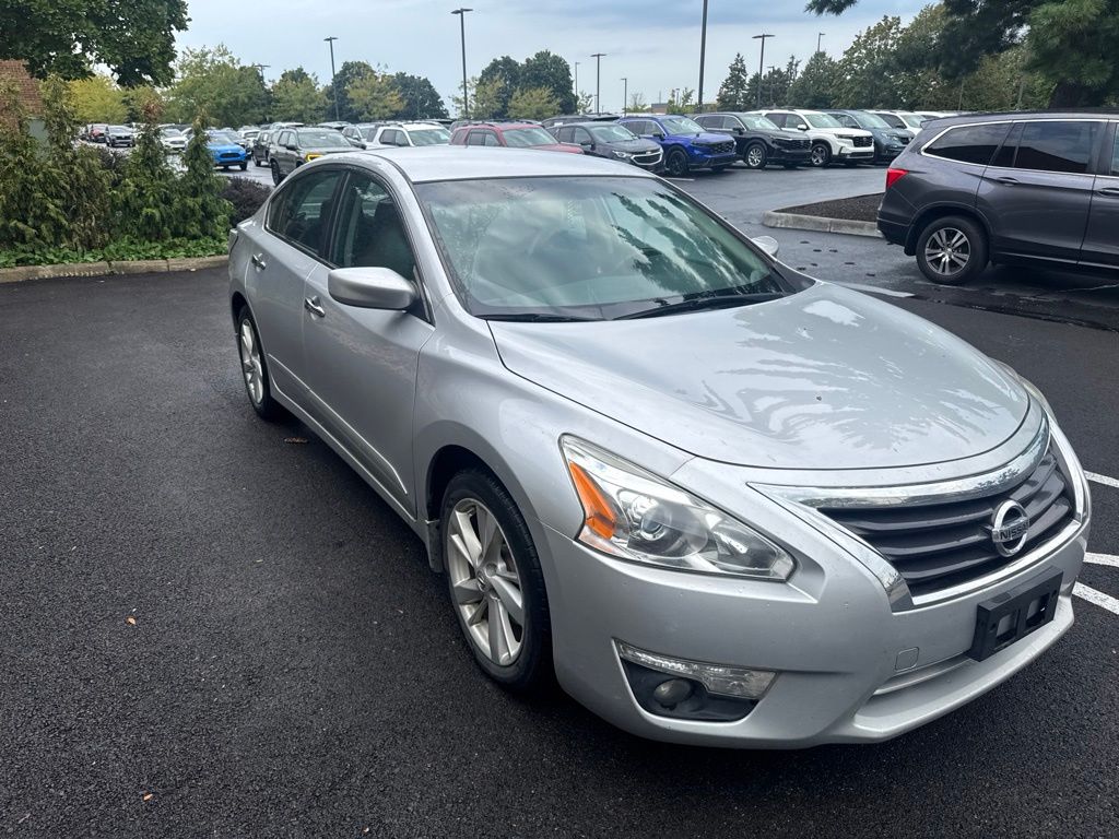 Used 2015 Silver Nissan 2.5 SV image 4