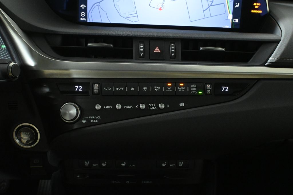 Thumbnail: 2021 Lexus ES - 23