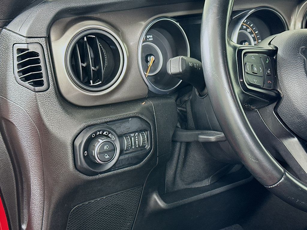 Thumbnail: 2020 Jeep Gladiator - 10