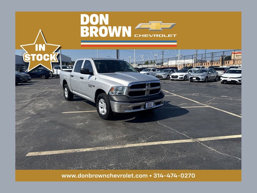 2014 RAM 1500 Plata (Bright Silver Clearcoat Metallic) Camioneta Todo terreno 6 velocidades Automática