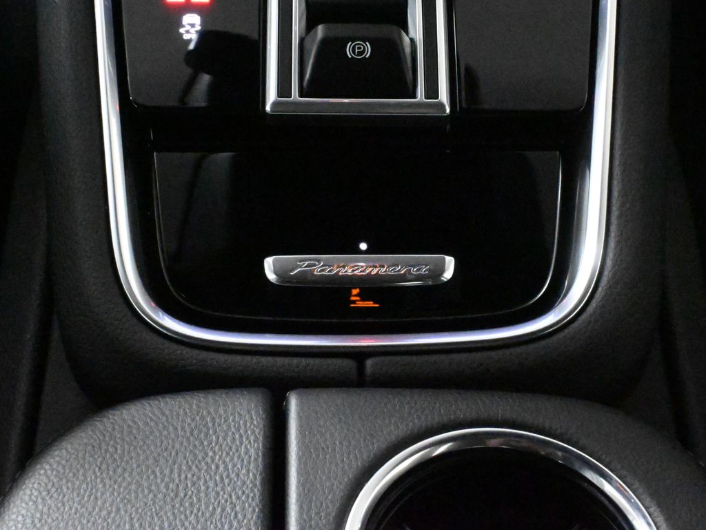 2022 Porsche Panamera Platinum 28