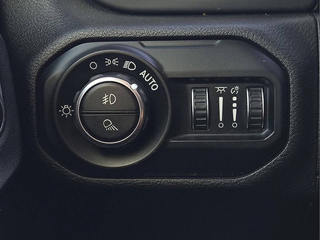 Used 2021 Jeep Gladiator For Sale in Farmington, AR