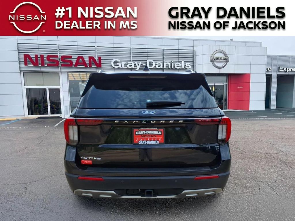Used 2025 Ford Explorer SUV