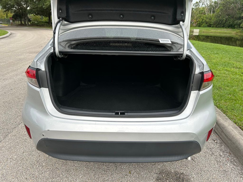 2023 Toyota Corolla LE 10