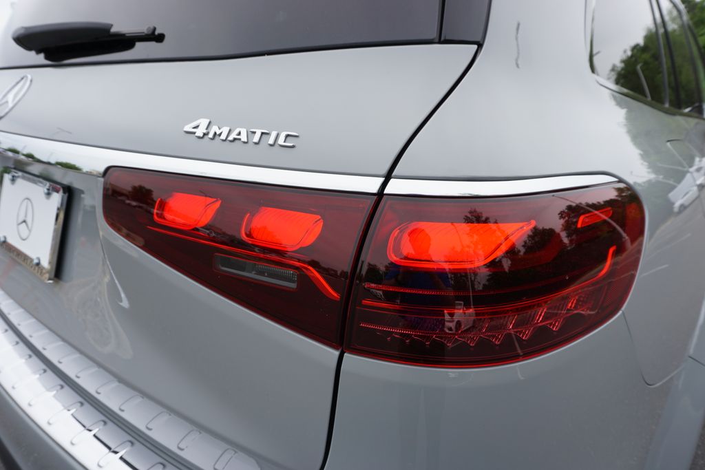 2025 Mercedes-Benz GLS 450 4MATIC 15
