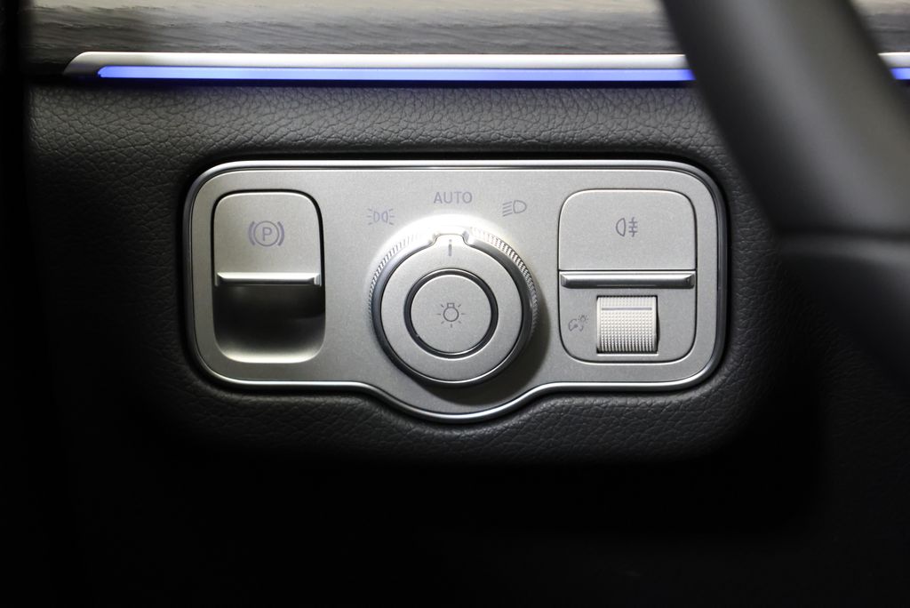 Thumbnail: 2026 Mercedes-Benz GLE - 19