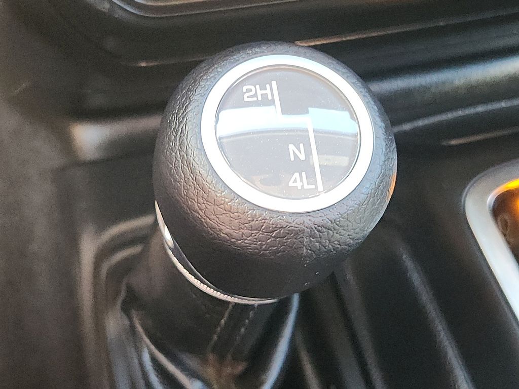 Thumbnail: 2019 Jeep Wrangler - 23
