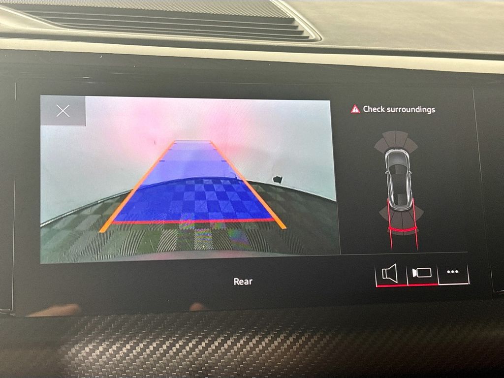 2024 Audi e-tron GT Premium Plus