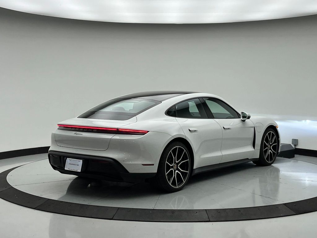 Thumbnail: 2023 Porsche Taycan - 9