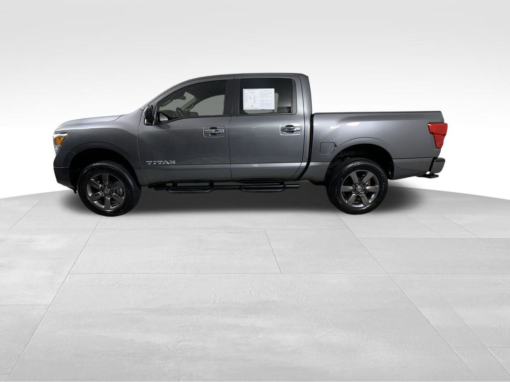 2021 Nissan Titan SV 3