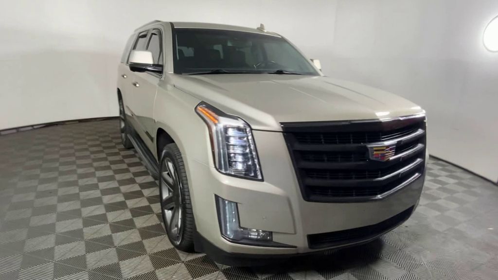 2015 Cadillac Escalade Luxury 3