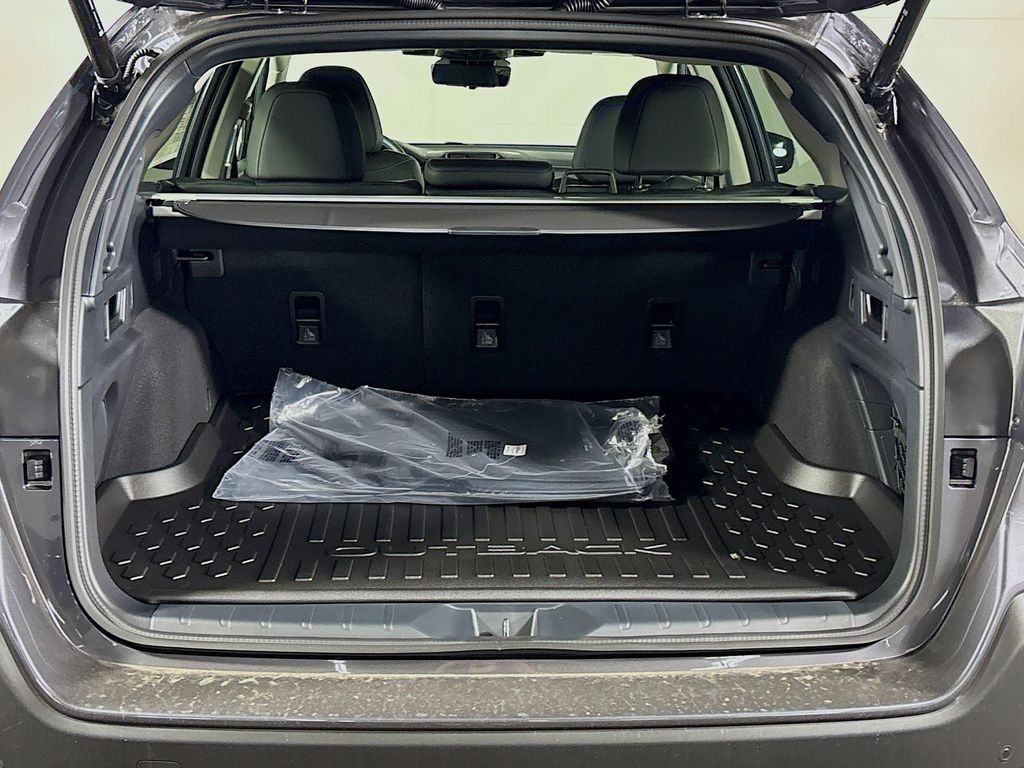 2025 Subaru Outback Touring XT