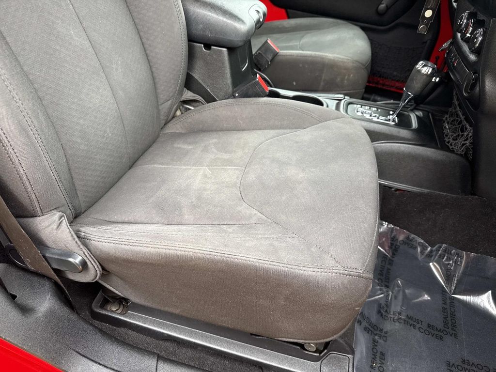 Thumbnail: 2016 Jeep Wrangler - 22