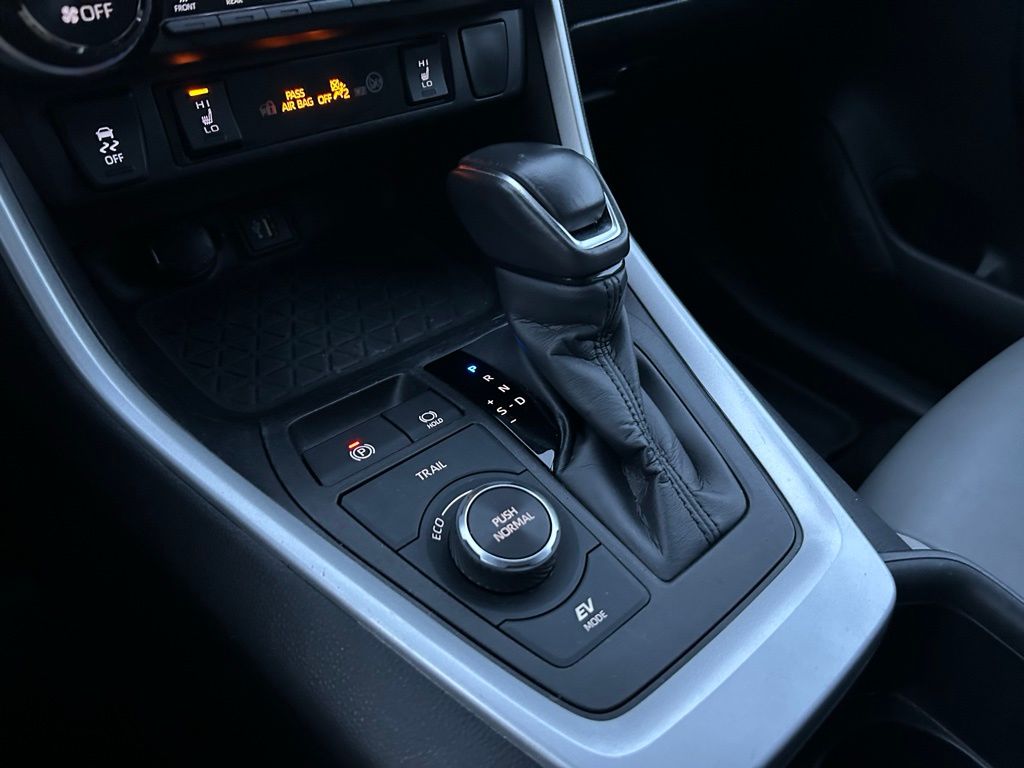 Thumbnail: 2023 Toyota RAV4 - 28