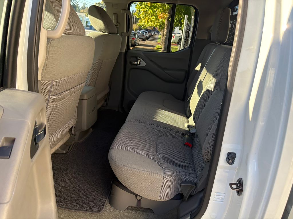 2016 Nissan Frontier SV