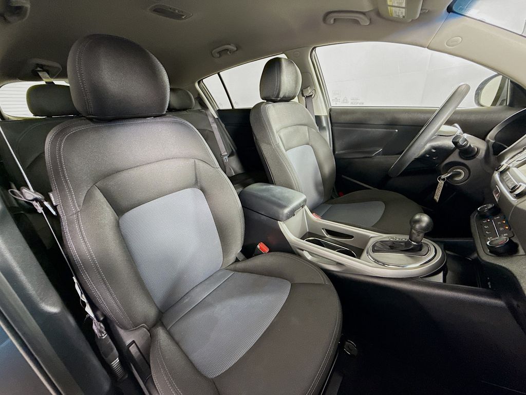 Thumbnail: 2016 Kia Sportage - 26