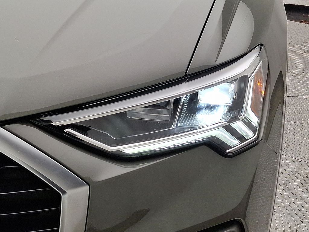 Thumbnail: 2023 Audi Q3 - 9