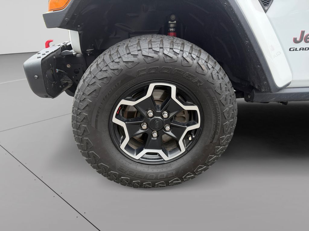 2020 Jeep Gladiator Rubicon White at Sutliff Volkswagen