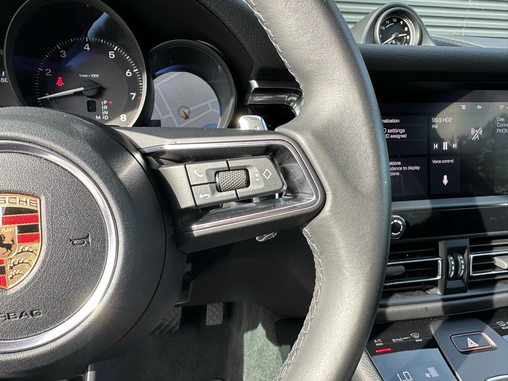 Thumbnail: 2023 Porsche Macan - 16