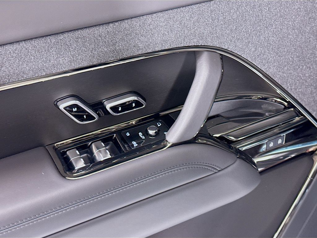 Thumbnail: 2026 Land Rover Range Rover Sport - 25