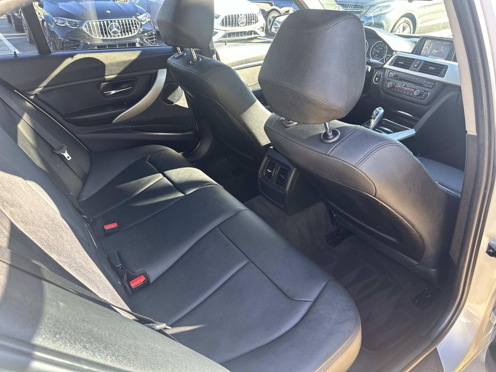 Thumbnail: 2014 BMW 3 Series - 25