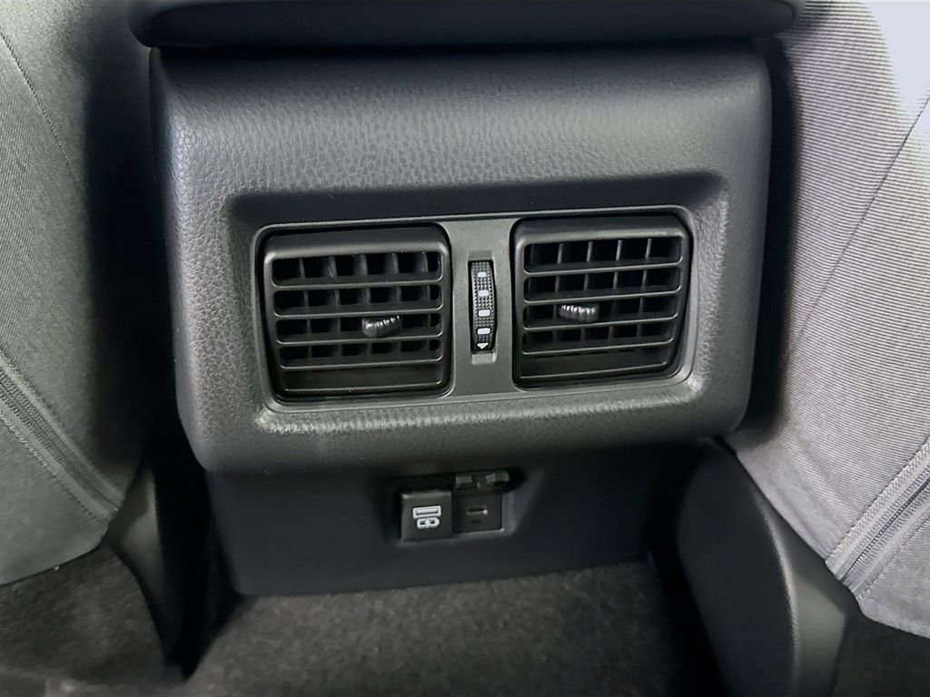 2026 Toyota Camry LE - Photo 19