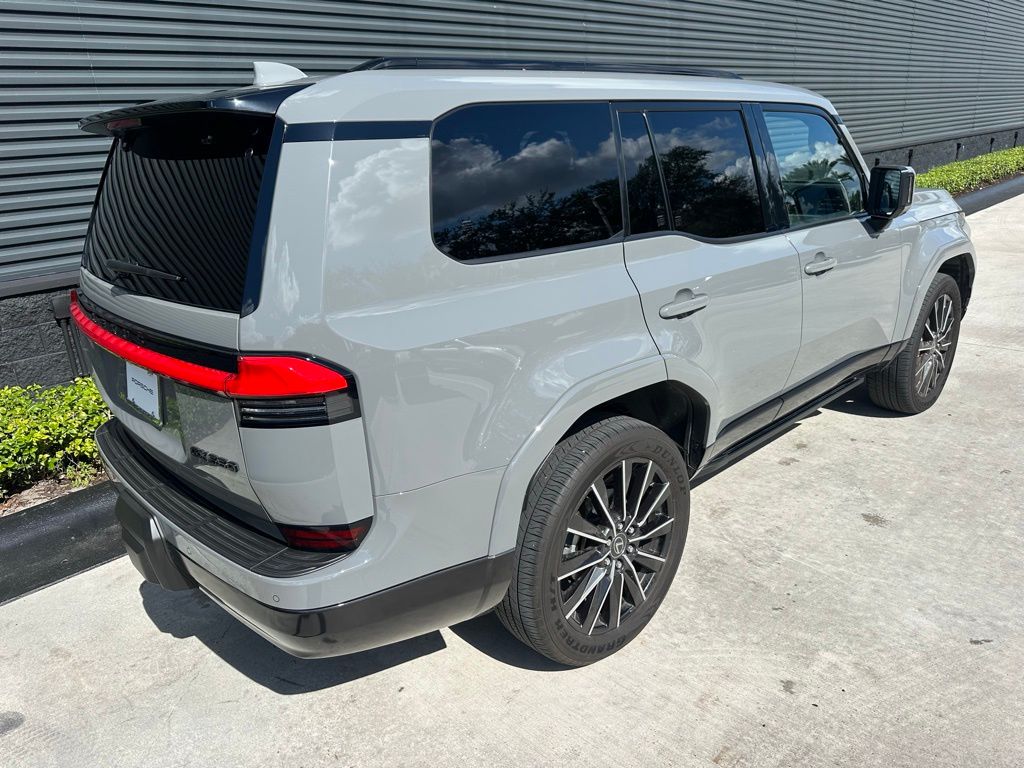 Thumbnail: 2025 Lexus GX - 9