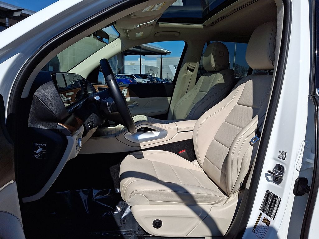 Thumbnail: 2025 Mercedes-Benz GLE - 13