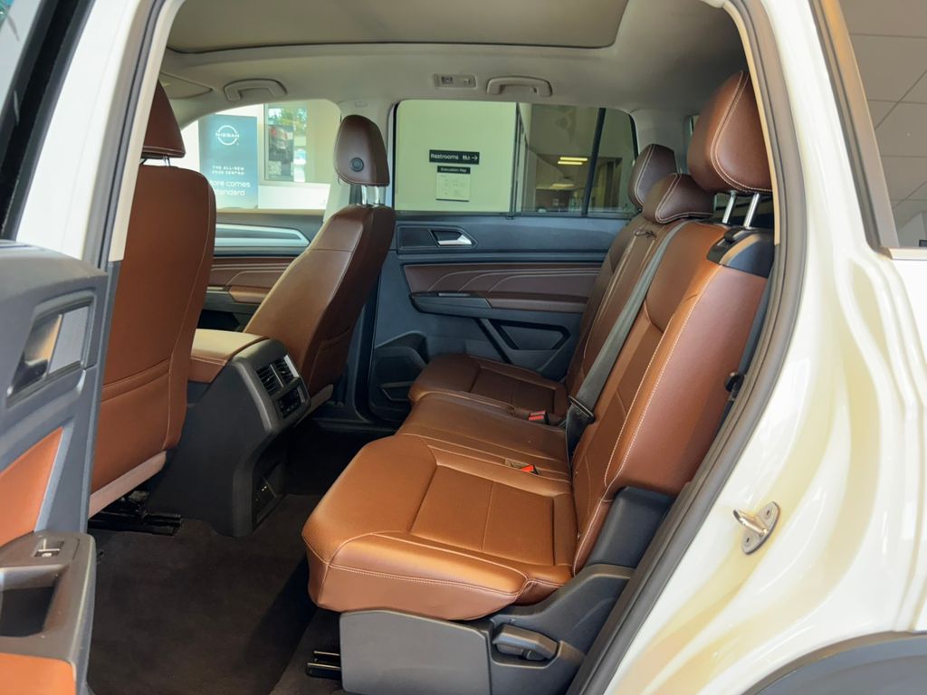 2022 Volkswagen Atlas 3.6L V6 SE w/Technology