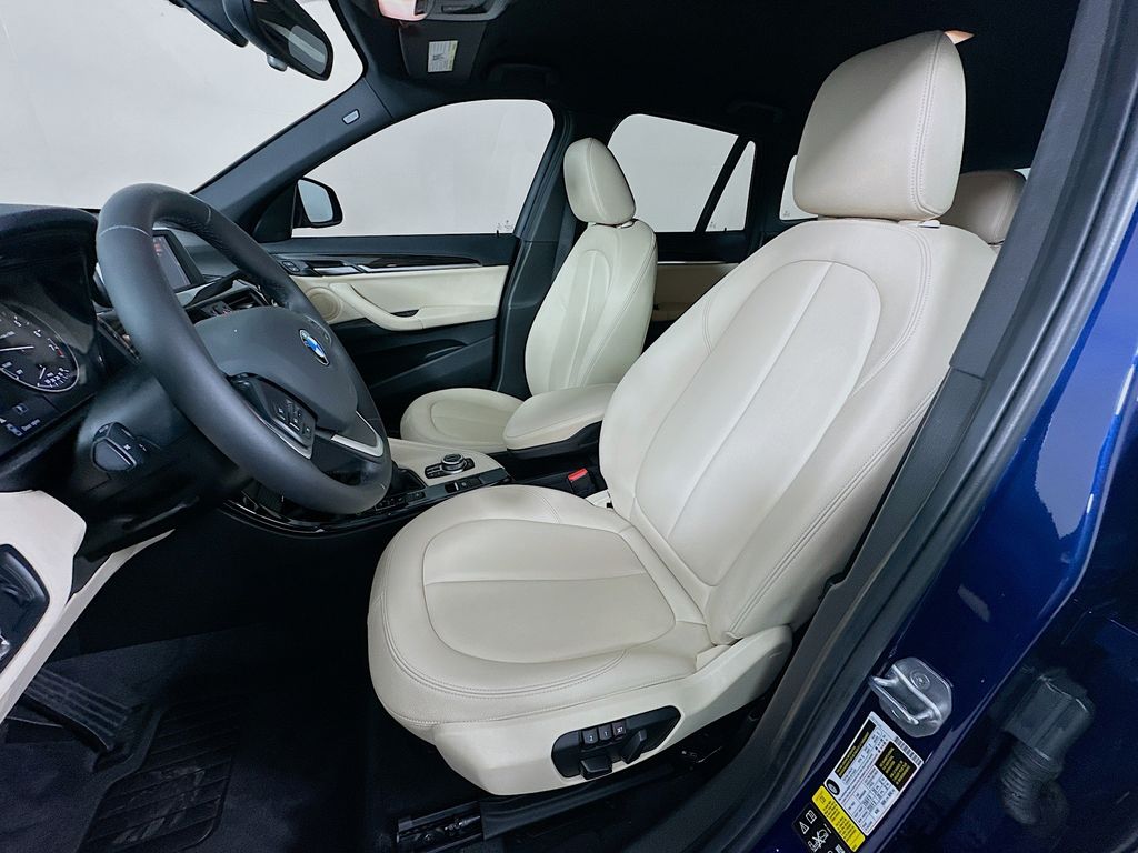 Thumbnail: 2016 BMW X1 - 21