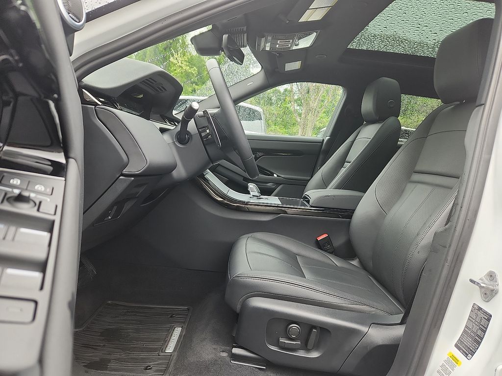 Thumbnail: 2024 Land Rover Range Rover Evoque - 13