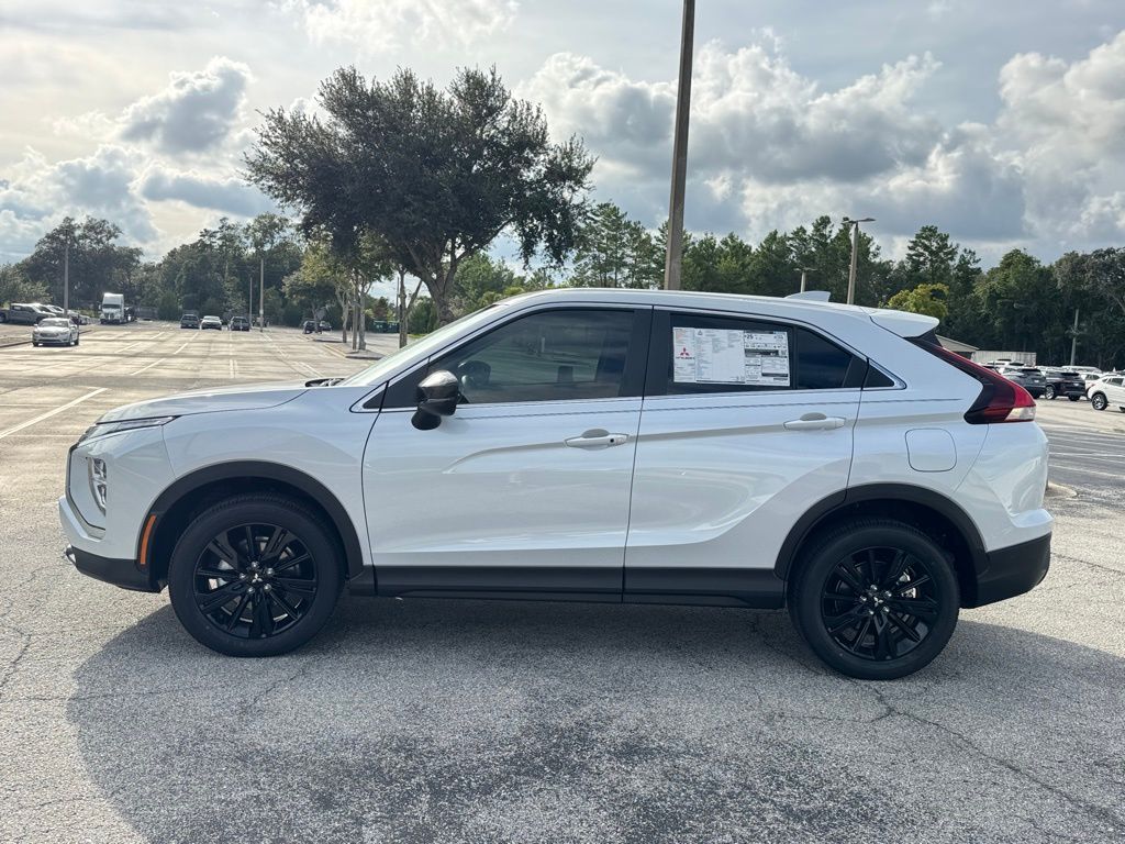 2025 Mitsubishi Eclipse Cross LE photo 4
