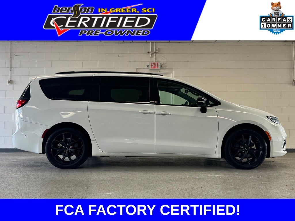 Bright White Clearcoat 2023 Chrysler Pacifica Minivan Front-Wheel Drive 9-Speed Automatic
