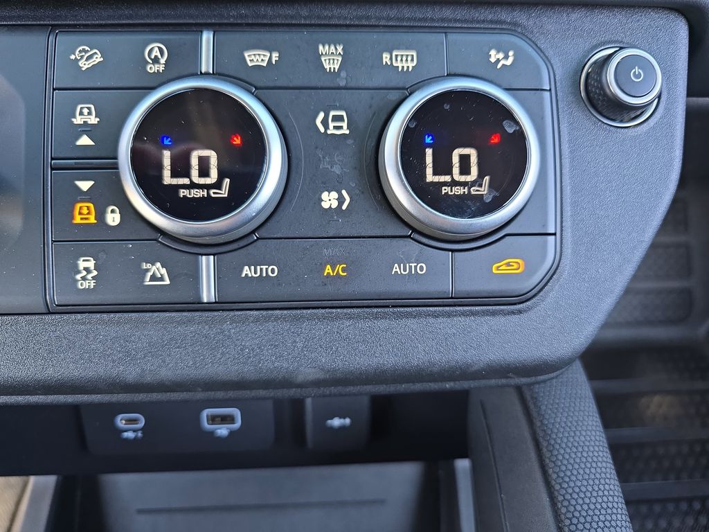 Certified Used 2023  Land Rover Carpathian Edition image 23