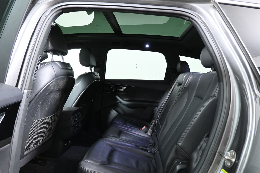 Thumbnail: 2019 Audi Q7 - 6