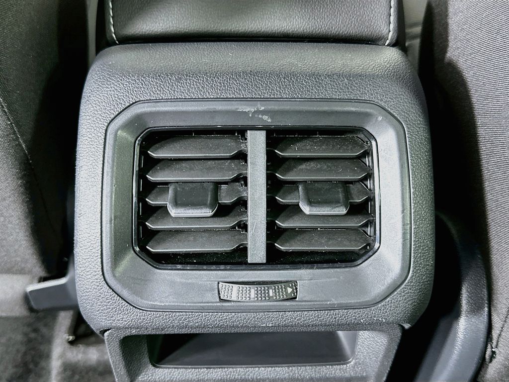 Thumbnail: 2024 Volkswagen Tiguan - 24