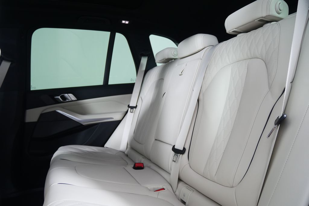 Thumbnail: 2026 BMW X5 - 15