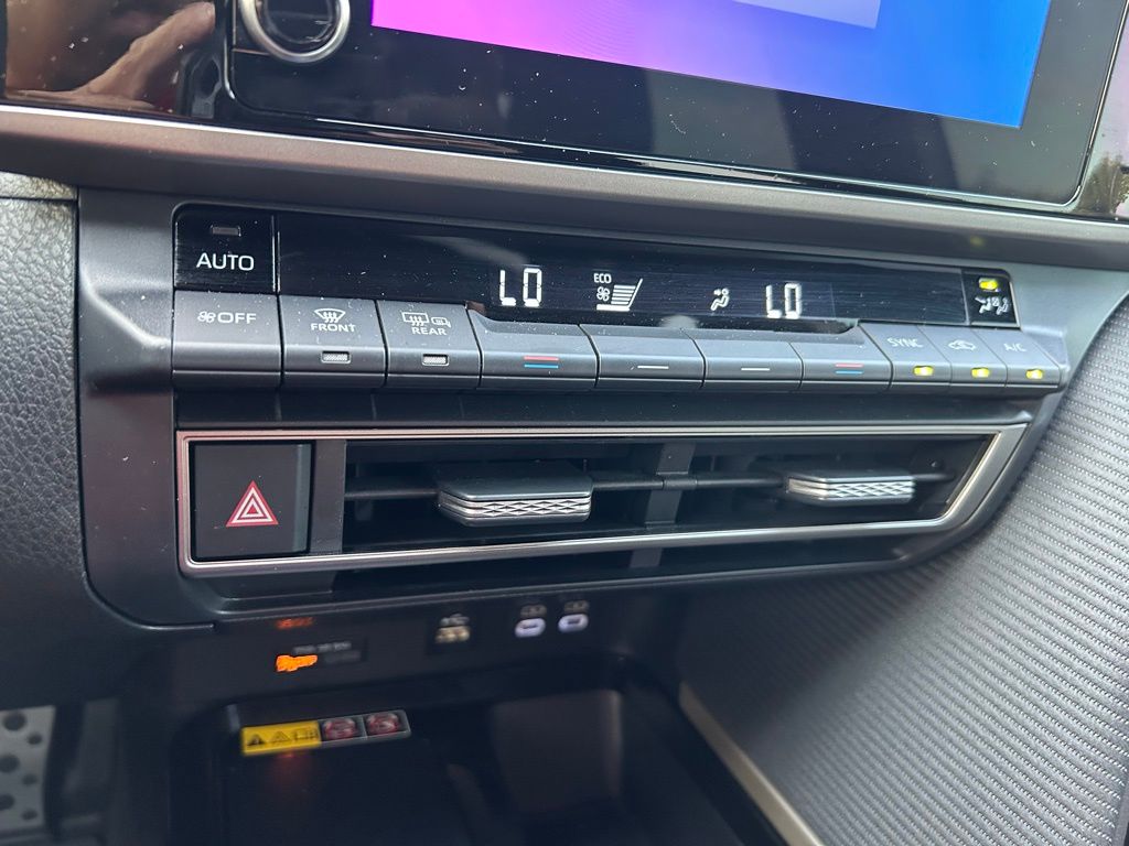 2025 Toyota Camry SE 25