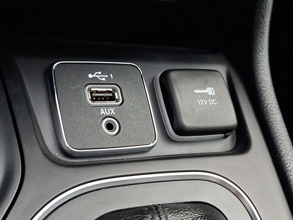2020 Jeep Cherokee Latitude Plus Black at Auto Express Mitsubishi