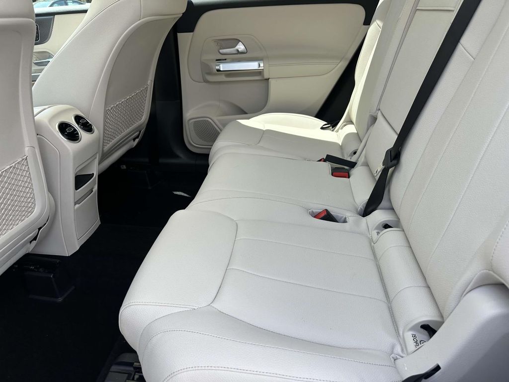 2021 Mercedes-Benz GLB 250 18